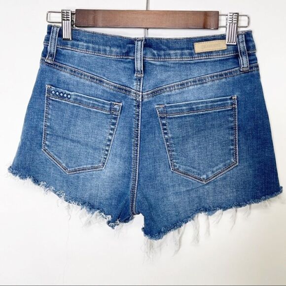 Blank NYC The Lenox Distressed Jean Shorts Size 26 - Picture 4 of 8